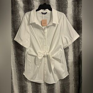 BloomChic White Tie-Front Asymmetrical Hem Blouse size 2X (18-20)